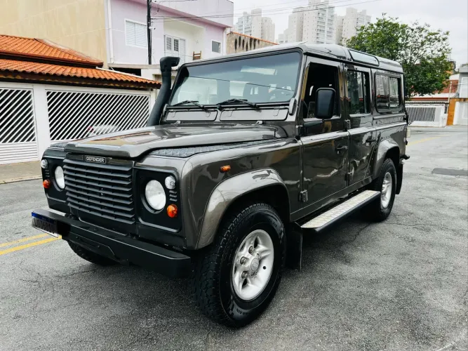 Land Rover Defender 110 TDI County SW Diesel 2002