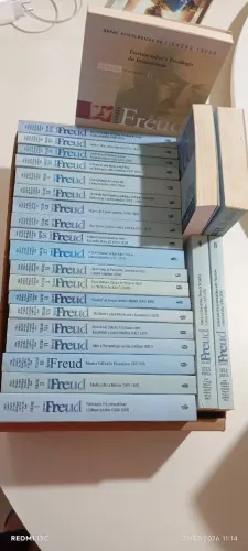 Livros coleção Freud