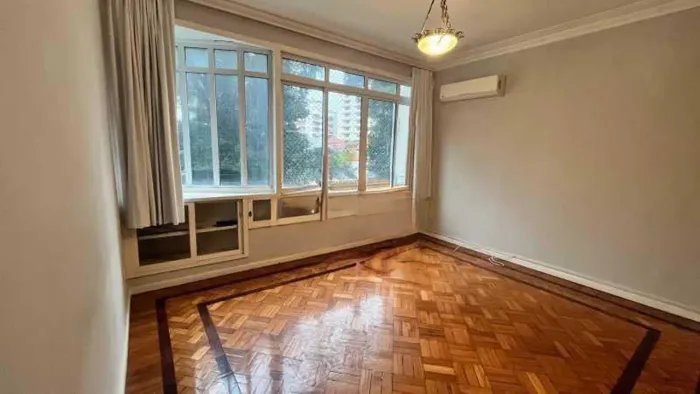 Apartamento : / Residencial / Laranjeiras