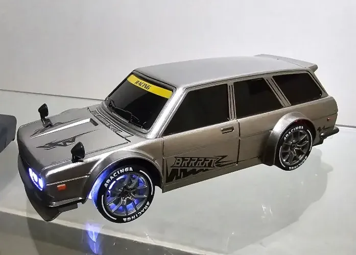 Carrinho de Controle Remoto Recarregável Drift 4x4 Caravan Explode Escapamento