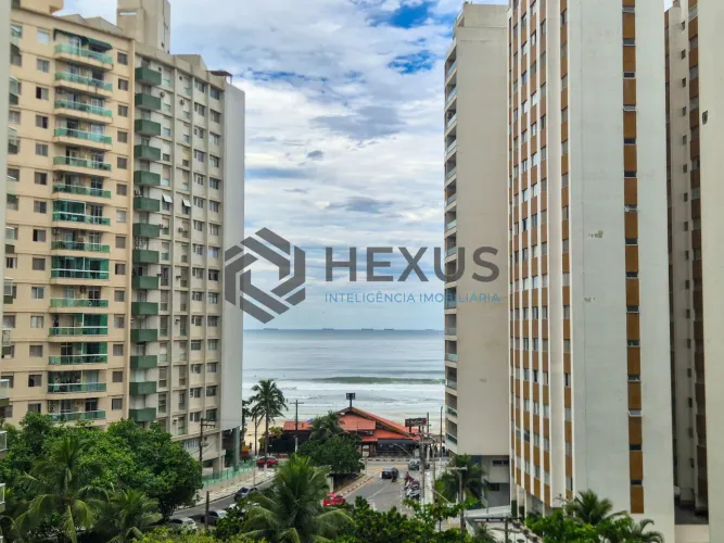 Apartamento reformado com vista mar a 1 quadra da praia nas Pitangueiras, Guarujá