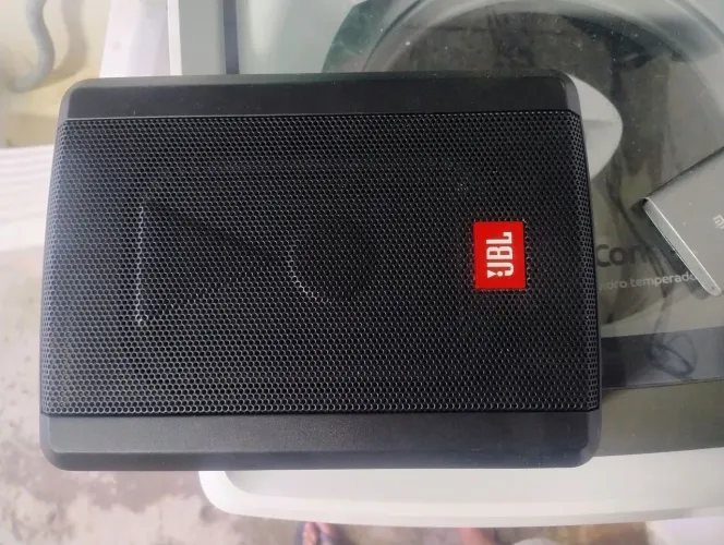 Caixa amplificada ativa JBL