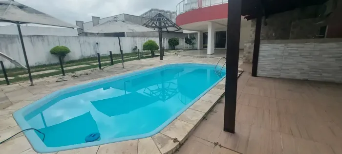 Imóvel para aluguel possui 400 metros quadrados com 5 quartos em Petrópolis - Maceió - AL
