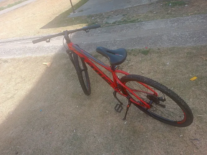 Vendo bicicleta Lotus aro 29, duas semanas de uso. Tem documento!
