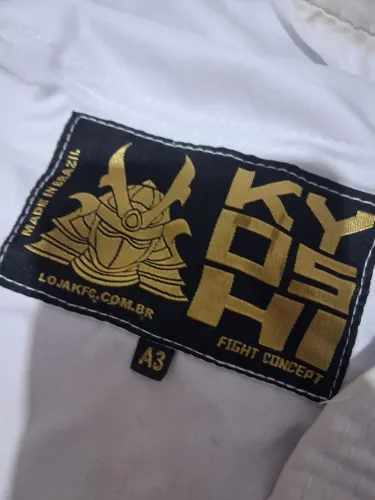 Kimono karaté para fazer Kata