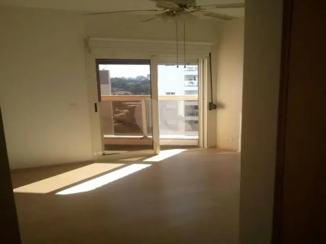Apartamento à venda 230m² com 4 quartos, 2 suítes e 3 vagas de garagem no Morumbi