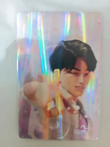 photocard holográfico do personagem Jinu