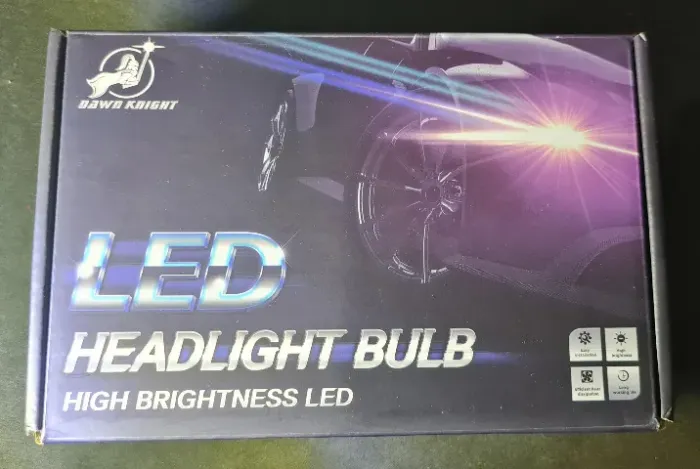 Farol automotivo de LED DAWNKNIGHT K8C 40W (4300K) Longa Vida (tubo de cobre) encaixe HB4/