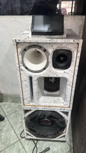VENDE-SE CAIXA SE SOM COMPLETA