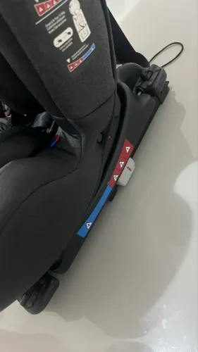 Cadeirinha para carro sem marcas de uso com isofix