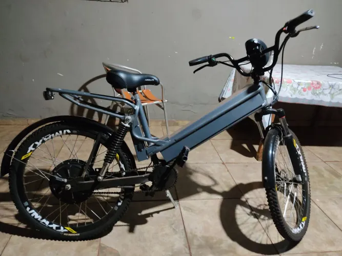 Vendo bicicleta elétrica em ótimo estado nunca foi usada. 