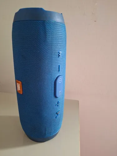 Vende-se caixinha se som Bluetooth Pendrive JBL Portátil