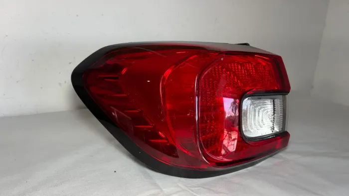 Lanterna traseira Fiat Argo 2018/2025 original sem detalhes 