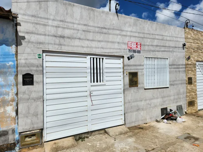 Casa com piscina ao lado da pastoral da igreja bairro cidade nova. Fundo do fumo rocha