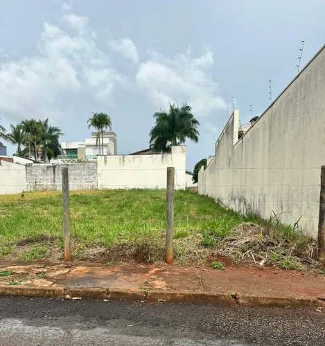 Terreno para venda no Bairro Jardim da Colina