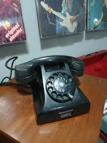 Telefone antigo de Baquelite Ericson