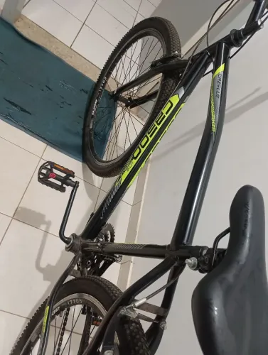 Bicicleta aro 26 semi nova 