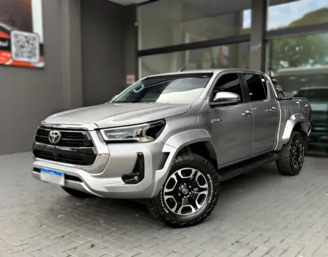 Toyota Hilux CD SRX Plus 4X4 2.8 TDI Die. Aut. 2024