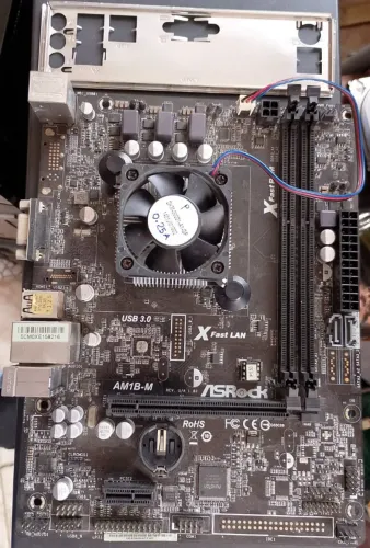 Kit AsRock AM1B-M com Atlhon x4 e 4 Gigas mem
