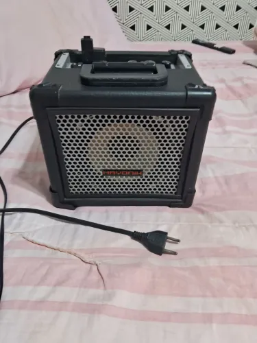 Cubo  caixa  de som 
