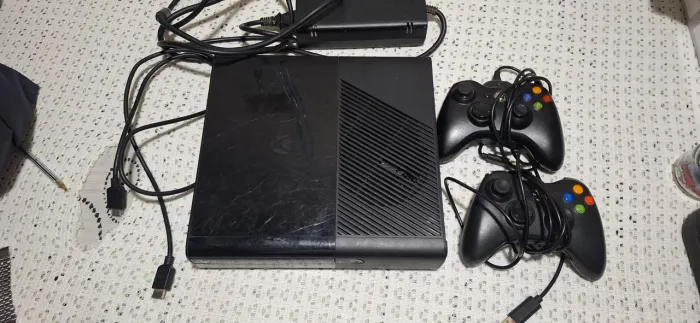 Xbox 360 destravado RGH + 2 controles