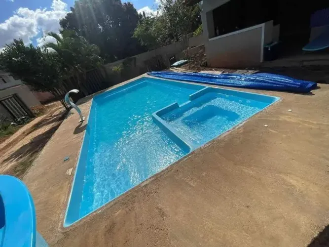 PISCINA COM SPA INTEGRADO COR AZUL OU BRANCO - 9 MTS