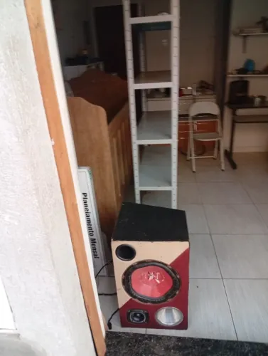 Caixa de som automotivo sem barra 