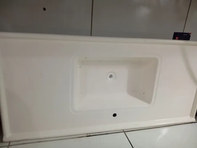 Vendo pia de cozinha e pia de banheiro novos