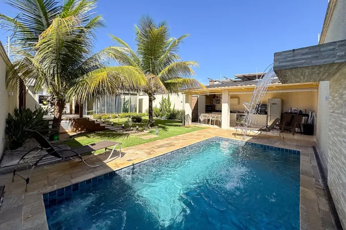 Casa com Piscina e Ofurô, 5 Quartos, 3 Suítes, Vila Rezende, Goiânia
