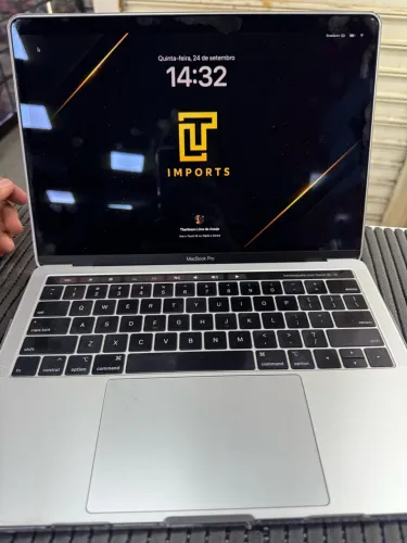 macbook pro touch bar 2018