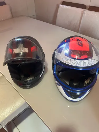2 capacetes por 120,00 TAM 58/60