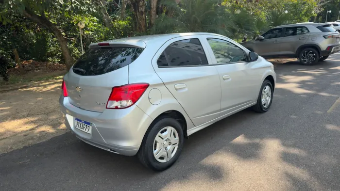 Chevrolet Onix Hatch LT 1.0 8V Flex Power Mec. 4P 2016