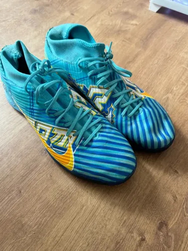 Chuteira Nike Mercurial - Salão