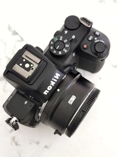 Câmera Nikon Z55 + Adaptador lentes  Usada