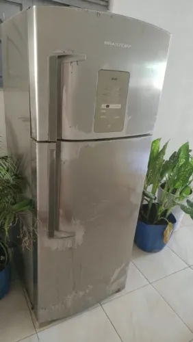 GELADEIRA COM DEFEITO 