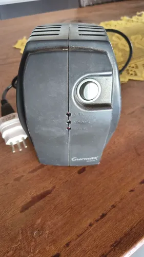 Estabilizador 300 VA