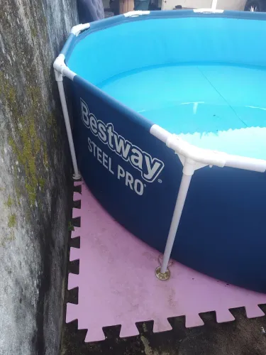 Piscina 5 mil litros c 2 meses de uso