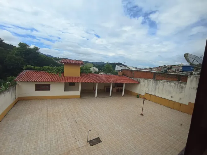 Casa no Centro de Camanducaia