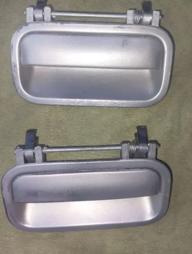Par de Maçanetas Traseiras Chevrolet Classic / Corsa Sedan (Esquerda e Direita)