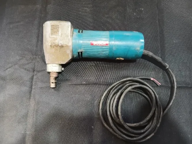 Tesoura punção Bosch antiga 110v - sem plug e sem acessórios 