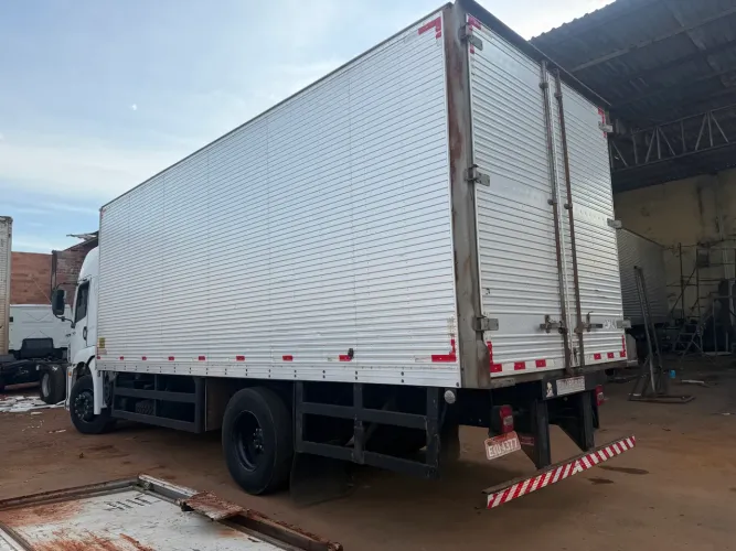 Baú para truck e toco 