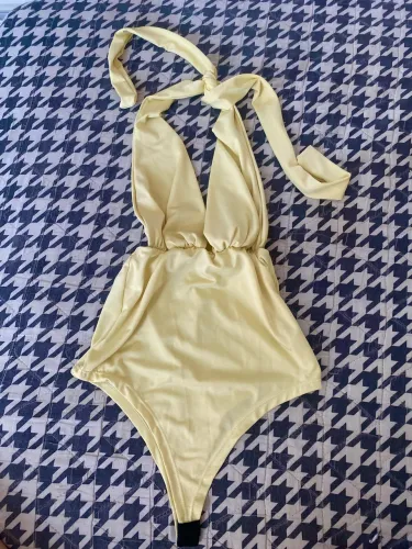 Body amarelinho