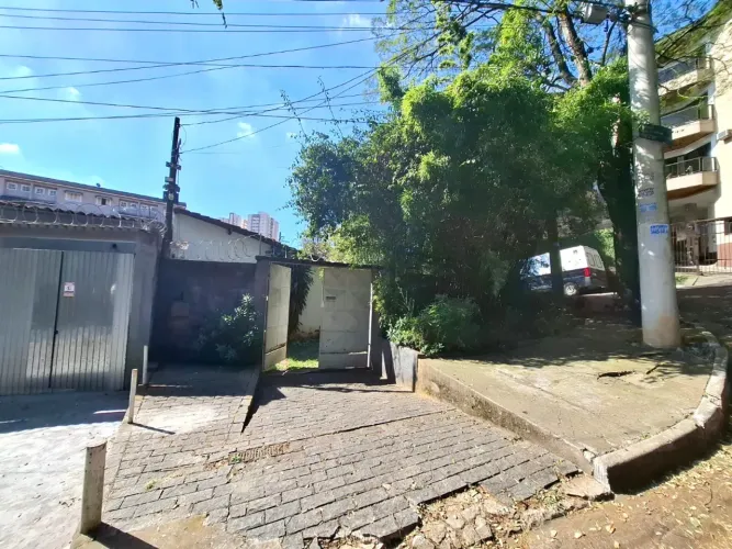 Terreno residencial para venda em Vila Galvão, 467m²