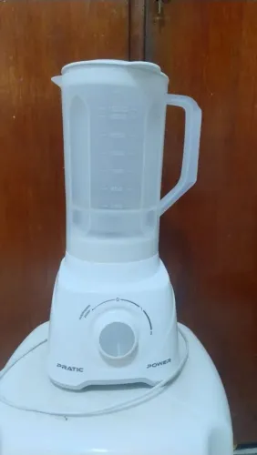 Liquidificador branco mondial