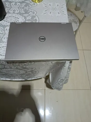 Notebook 2-em-1 Dell i7 8GB Touchscreen Gira 360° - R$600