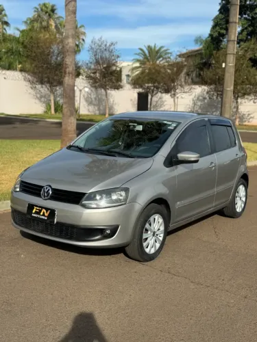 Volkswagen Fox 1.6 MI Total Flex 8V 5P 2013