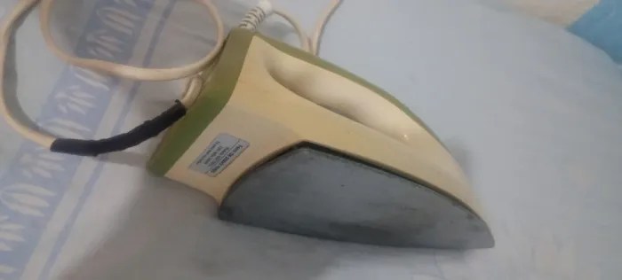 Vendo ferro de passar usado