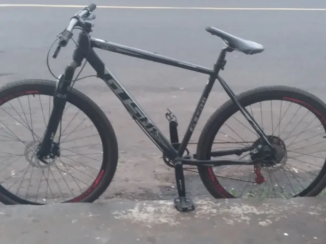 Bike gts original  3 mês de uso nova 