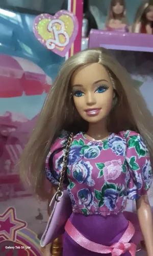 Boneca barbie chique 2006