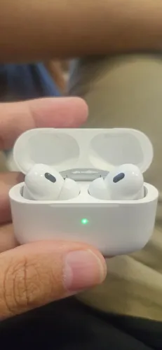 Apple AirPods Pro 2ª Geração com Estojo de Recarga MagSafe USB-C Branco